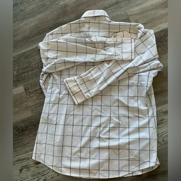 Bundle of TWO XXL Performance Men’s Dress Shirts - Picture 9 of 11